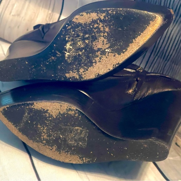 Burberry Wedge Leather Ankle Boots 🔥GUC🔥 Cert. Authentic Sz 38 (US 7) - Picture 6 of 10